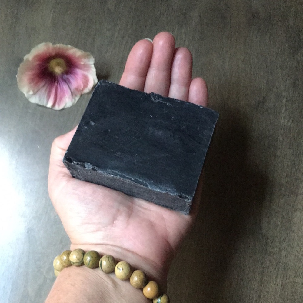Organic Charcoal Lavender Acne cleansing bar (4.5 oz)/aromatherapy soap/ black - Picture 3 of 6